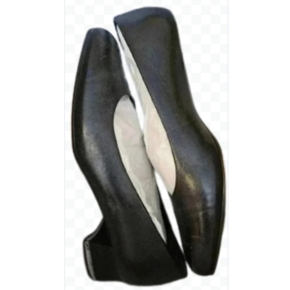 Michelle D Black Womens Low Block Heels Size 9M - Picture 1 of 4